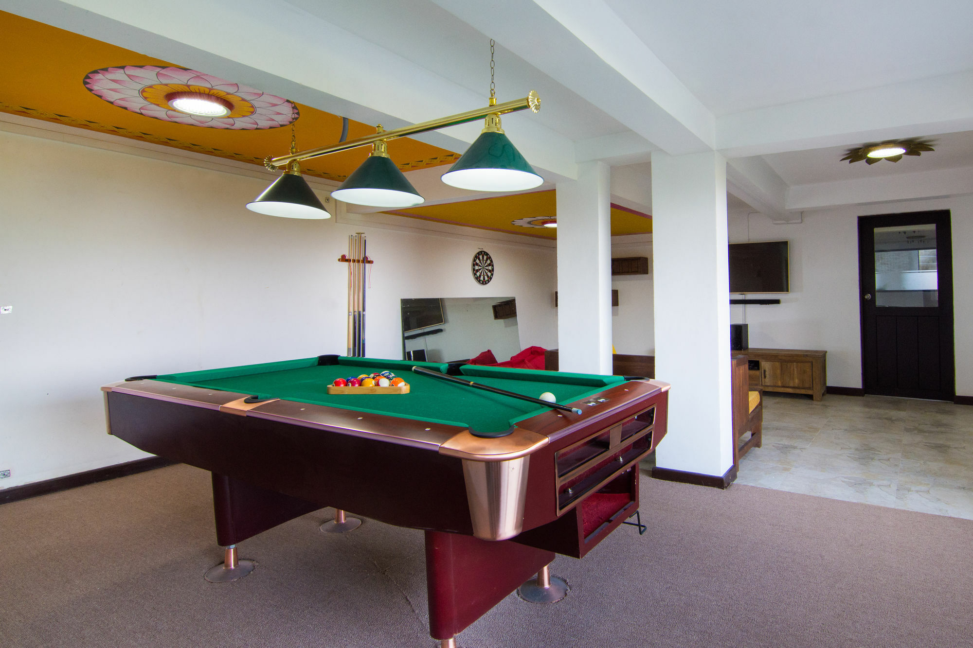 The Theva Residency Hotel Канди Екстериор снимка