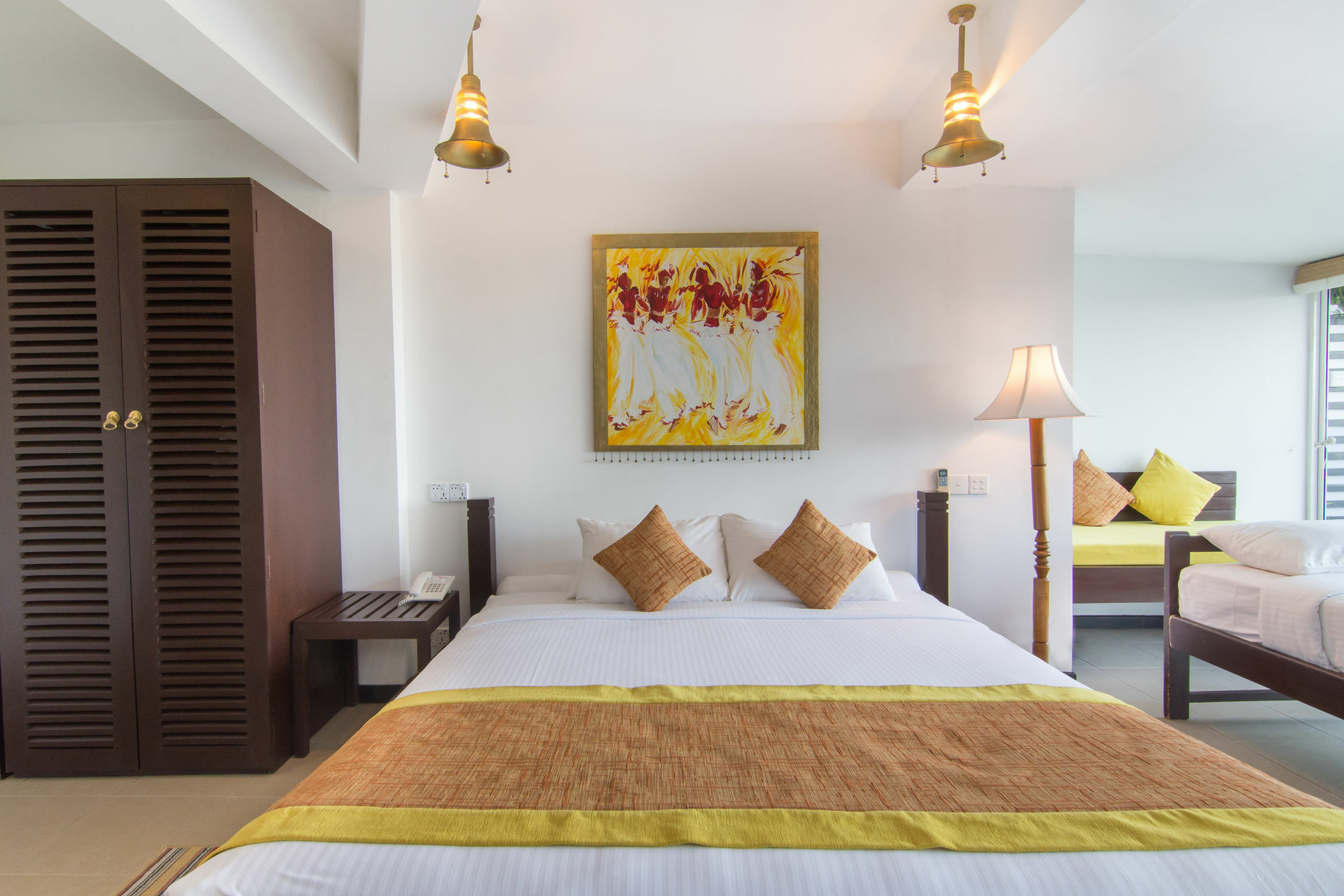 The Theva Residency Hotel Канди Екстериор снимка